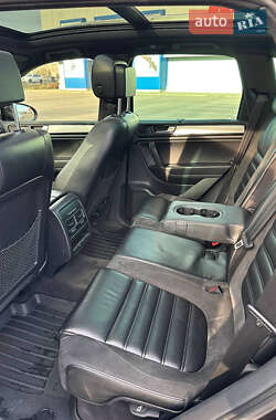 Внедорожник / Кроссовер Volkswagen Touareg 2011 в 