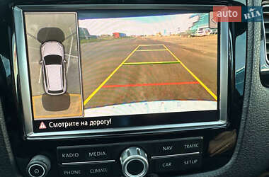 Внедорожник / Кроссовер Volkswagen Touareg 2011 в 