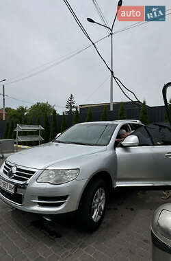 Позашляховик / Кросовер Volkswagen Touareg 2008 в Києві