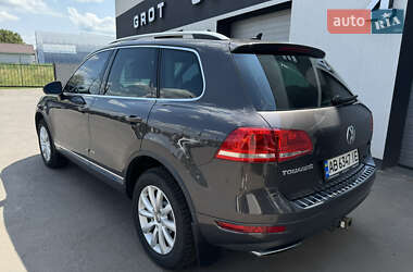 Внедорожник / Кроссовер Volkswagen Touareg 2011 в Киеве