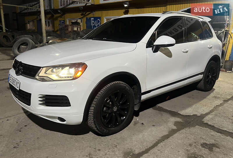 Внедорожник / Кроссовер Volkswagen Touareg 2011 в Днепре