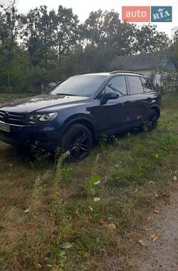 Позашляховик / Кросовер Volkswagen Touareg 2011 в Бучі