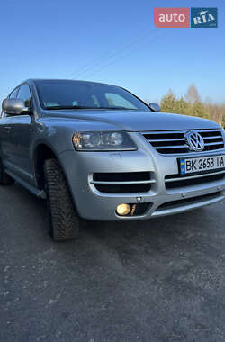 Внедорожник / Кроссовер Volkswagen Touareg 2006 в Ратным