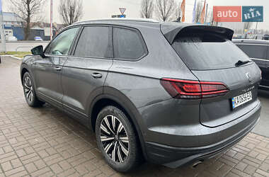 Внедорожник / Кроссовер Volkswagen Touareg 2021 в Киеве