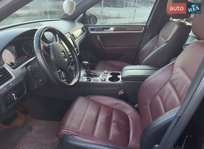 Внедорожник / Кроссовер Volkswagen Touareg 2015 в Ивано-Франковске