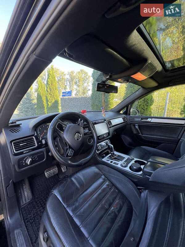 Внедорожник / Кроссовер Volkswagen Touareg 2010 в Самборе