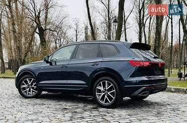 Внедорожник / Кроссовер Volkswagen Touareg 2024 в Киеве