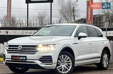 Внедорожник / Кроссовер Volkswagen Touareg 2019 в Киеве