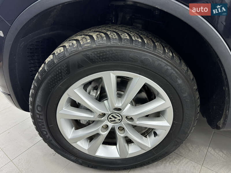 Позашляховик / Кросовер Volkswagen Touareg 2014 в Коломиї