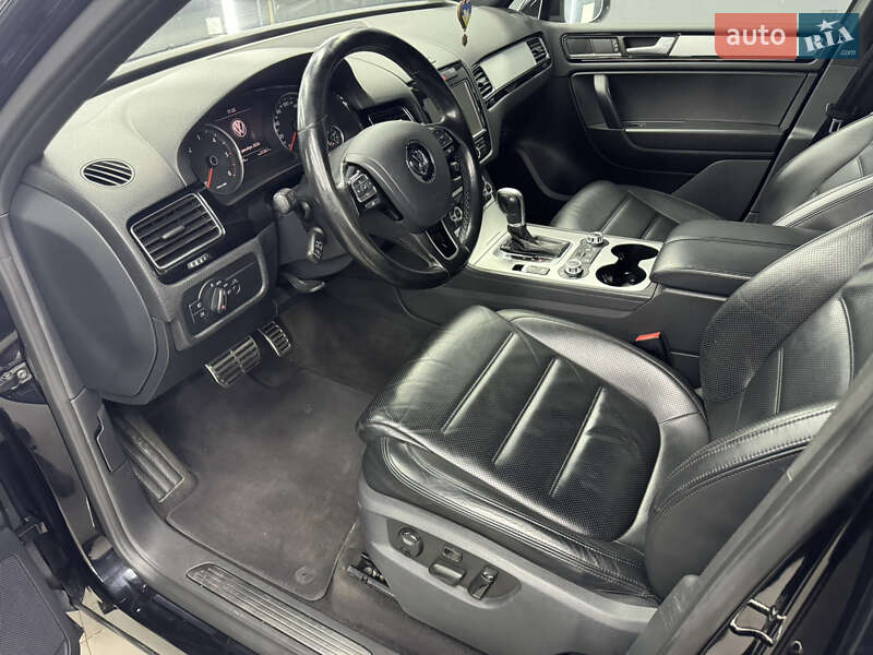 Позашляховик / Кросовер Volkswagen Touareg 2014 в Коломиї