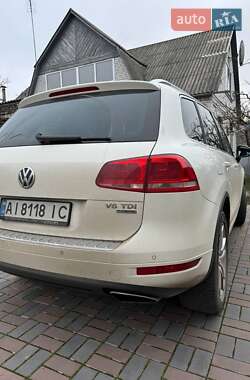 Позашляховик / Кросовер Volkswagen Touareg 2010 в Києві