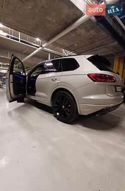 Позашляховик / Кросовер Volkswagen Touareg 2020 в Львові