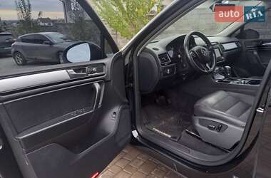 Внедорожник / Кроссовер Volkswagen Touareg 2014 в 