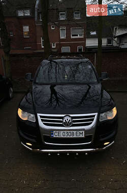 Внедорожник / Кроссовер Volkswagen Touareg 2010 в Черновцах