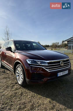 Позашляховик / Кросовер Volkswagen Touareg 2019 в Києві