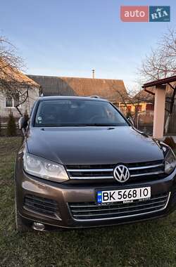 Позашляховик / Кросовер Volkswagen Touareg 2013 в Млиніві