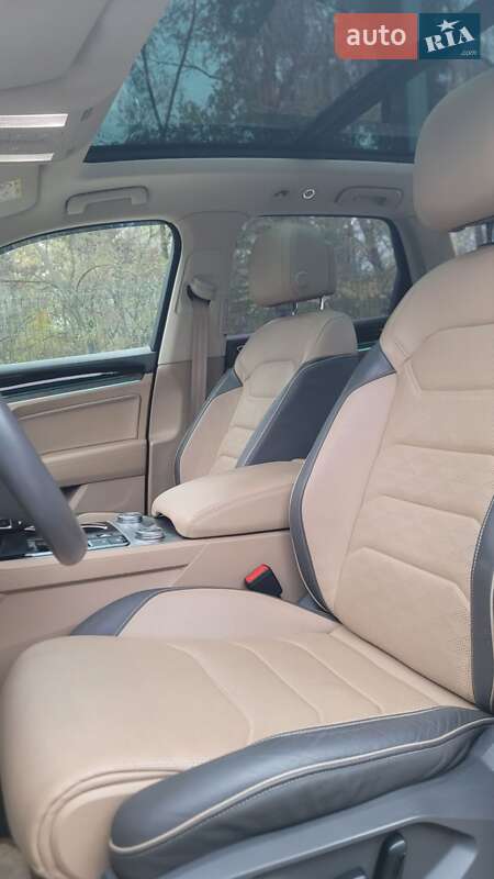 Внедорожник / Кроссовер Volkswagen Touareg 2018 в Кременчуге