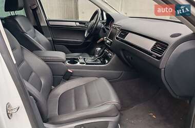 Внедорожник / Кроссовер Volkswagen Touareg 2014 в Киеве