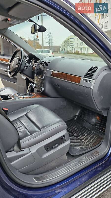 Внедорожник / Кроссовер Volkswagen Touareg 2007 в Харькове
