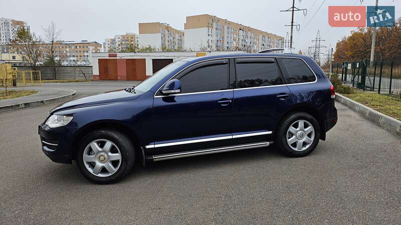 Внедорожник / Кроссовер Volkswagen Touareg 2007 в Харькове