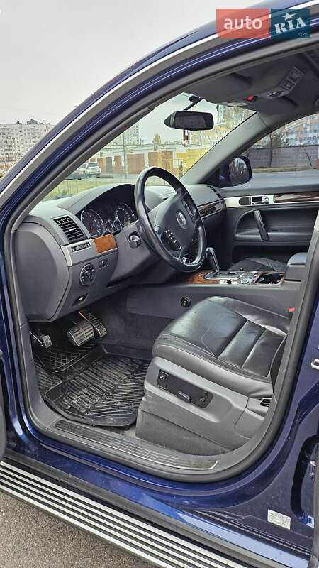 Внедорожник / Кроссовер Volkswagen Touareg 2007 в Харькове
