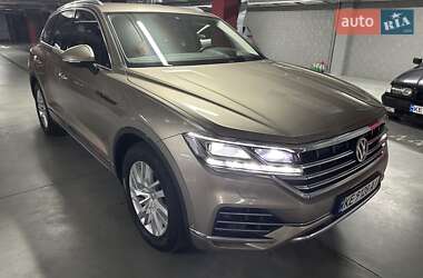 Позашляховик / Кросовер Volkswagen Touareg 2018 в Дніпрі