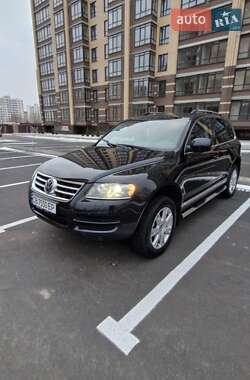 Внедорожник / Кроссовер Volkswagen Touareg 2005 в Чернигове