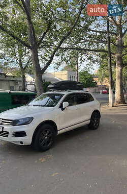 Позашляховик / Кросовер Volkswagen Touareg 2012 в Одесі