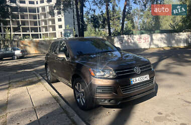 Внедорожник / Кроссовер Volkswagen Touareg 2010 в Черкассах