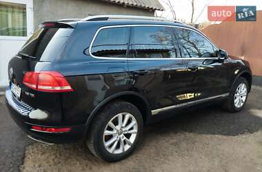 Позашляховик / Кросовер Volkswagen Touareg 2013 в 