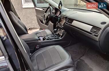 Позашляховик / Кросовер Volkswagen Touareg 2013 в 