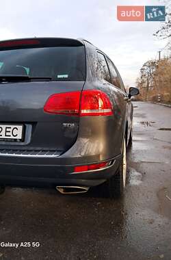 Внедорожник / Кроссовер Volkswagen Touareg 2011 в Лубнах