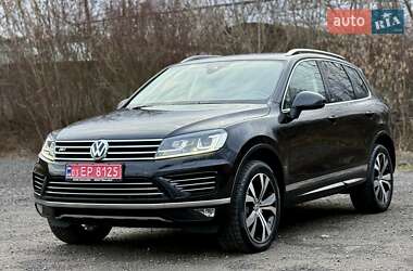 Внедорожник / Кроссовер Volkswagen Touareg 2017 в Гнивани