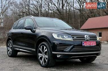 Внедорожник / Кроссовер Volkswagen Touareg 2017 в Гнивани