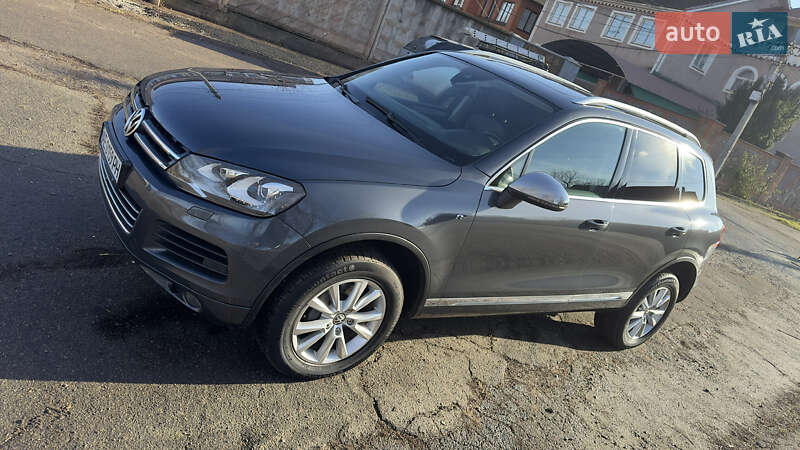 Внедорожник / Кроссовер Volkswagen Touareg 2013 в Кривом Роге