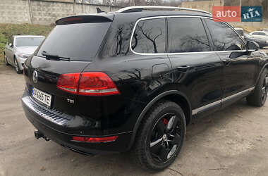 Позашляховик / Кросовер Volkswagen Touareg 2011 в Києві