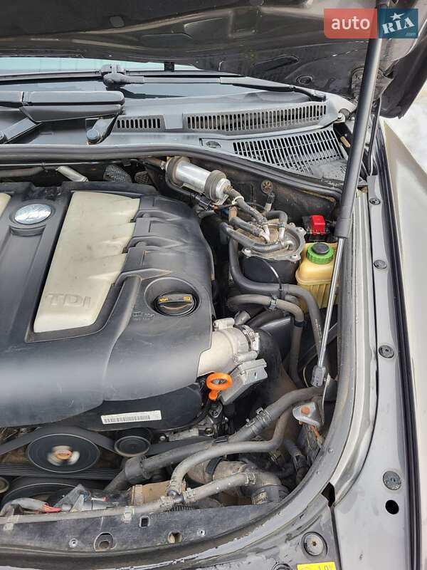 Внедорожник / Кроссовер Volkswagen Touareg 2009 в Тернополе