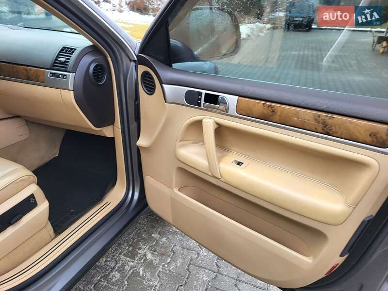 Внедорожник / Кроссовер Volkswagen Touareg 2009 в Тернополе