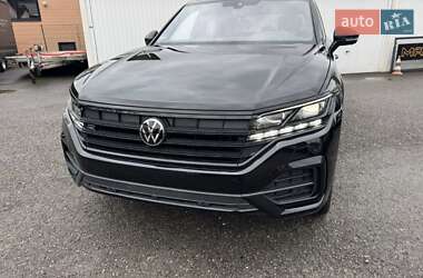 Позашляховик / Кросовер Volkswagen Touareg 2023 в Сваляві