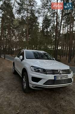 Внедорожник / Кроссовер Volkswagen Touareg 2015 в Полтаве