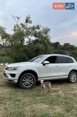 Внедорожник / Кроссовер Volkswagen Touareg 2015 в Полтаве