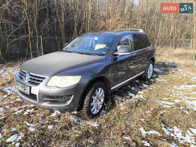 Позашляховик / Кросовер Volkswagen Touareg 2008 в Києві