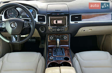 Внедорожник / Кроссовер Volkswagen Touareg 2010 в Черновцах