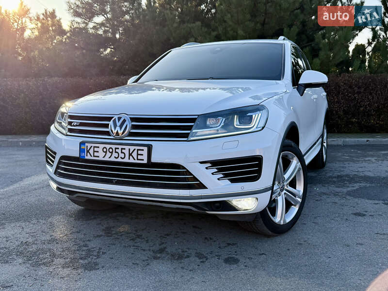 Внедорожник / Кроссовер Volkswagen Touareg 2017 в Днепре