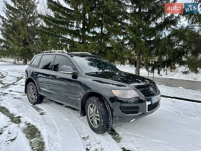 Внедорожник / Кроссовер Volkswagen Touareg 2006 в Дубно