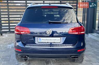 Внедорожник / Кроссовер Volkswagen Touareg 2014 в Ровно