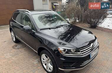 Позашляховик / Кросовер Volkswagen Touareg 2015 в Києві