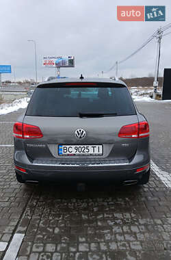 Внедорожник / Кроссовер Volkswagen Touareg 2011 в 