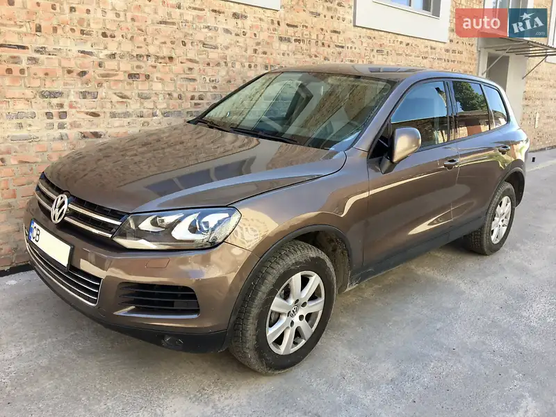 Позашляховик / Кросовер Volkswagen Touareg 2012 в 