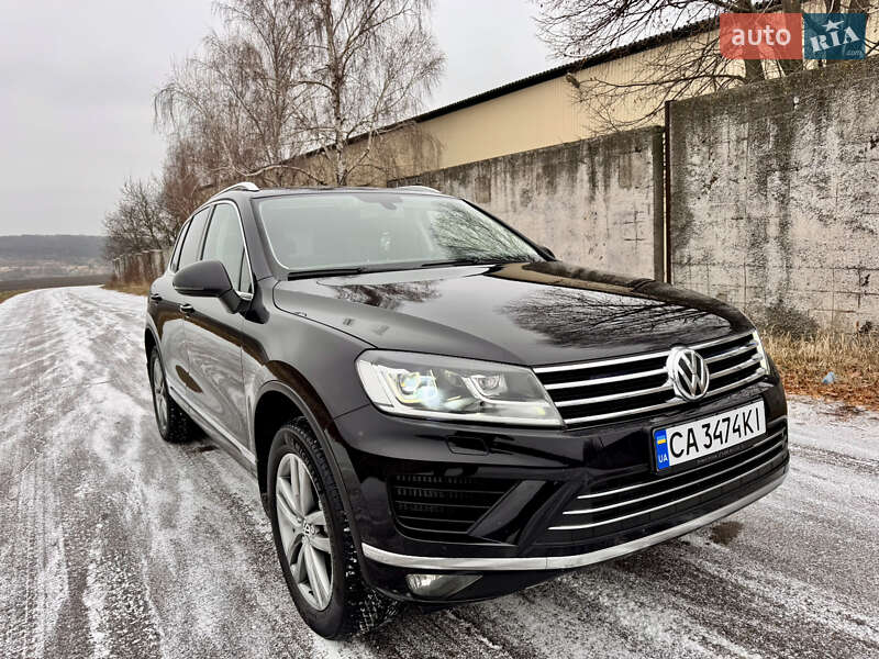 Внедорожник / Кроссовер Volkswagen Touareg 2016 в Умани